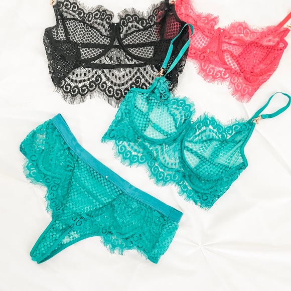 Chantilly Lace Bra & Panty Set (S-5X) - Picture 1 of 5